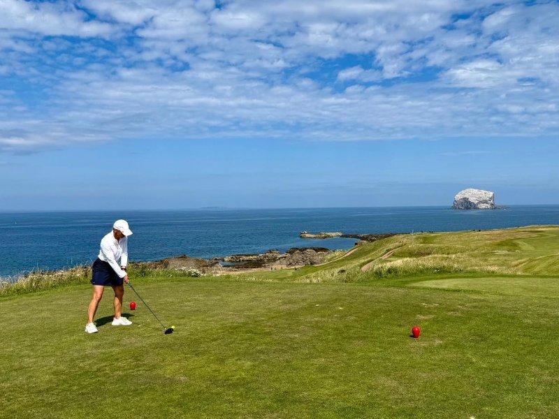 Links Course im Sonnenuntergang